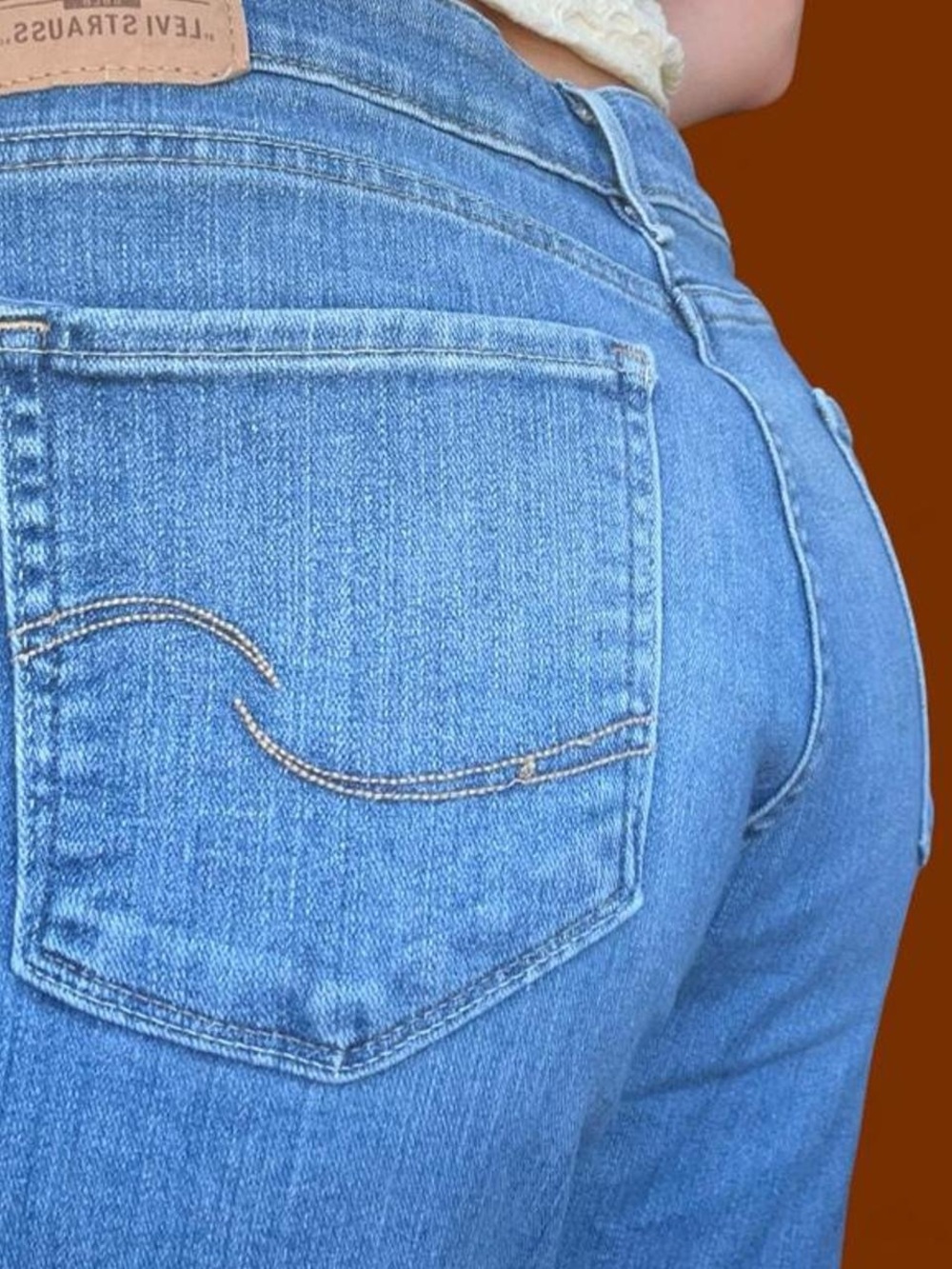 Signature by Levi Strauss Women's High-Rise Light Blue Jeans